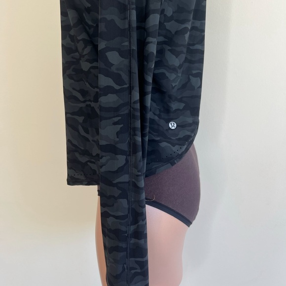 Lululemon Train to Be Long Sleeve in Black Camo - Picture 4 of 9